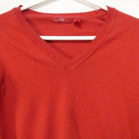 EDC By ESPRIT | medium | Elegant Red V-Neck Sweater | Stitched Logo On Sleeve - Picture 4 of 15